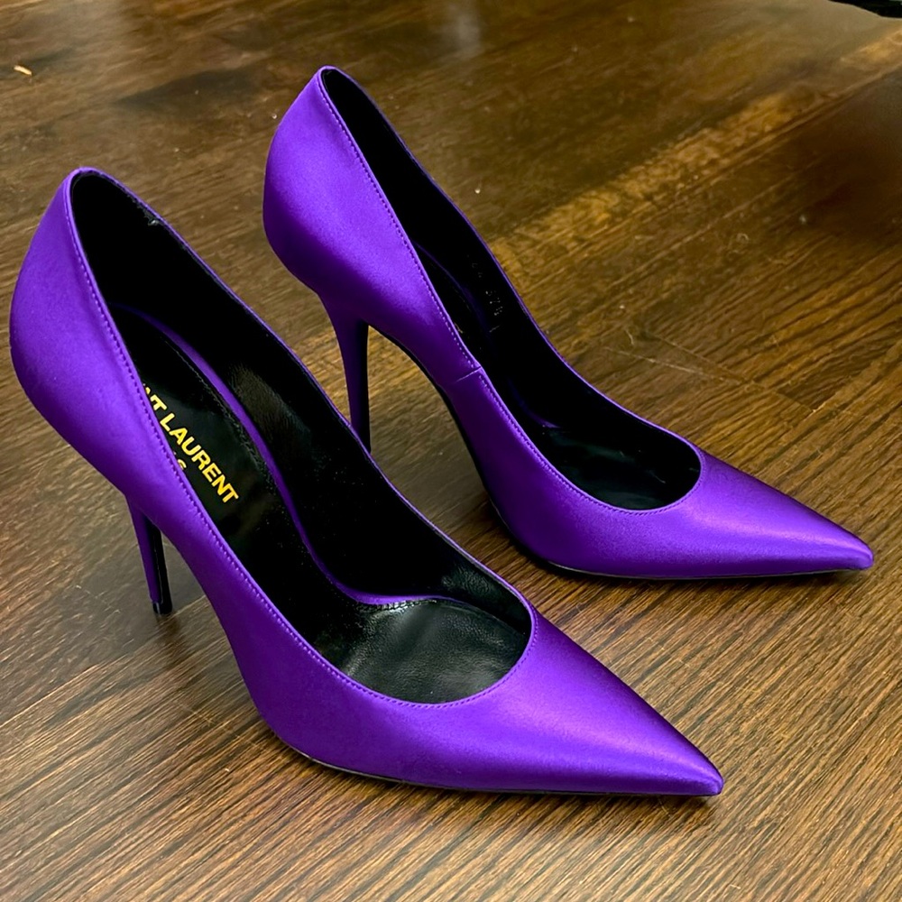 YSL Marilyn 110 pump Violet